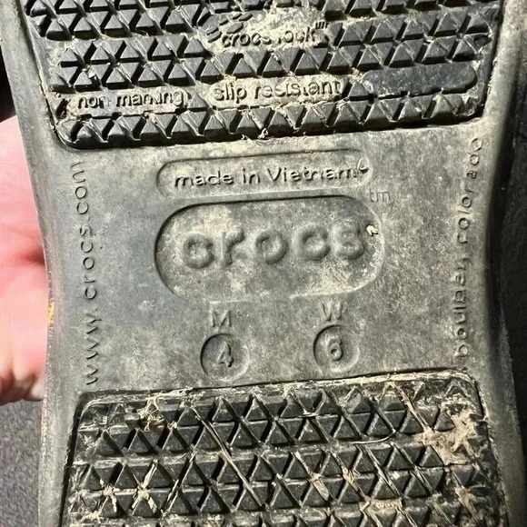 crocs lava style size women’s 6, men’s 4 - Picture 7 of 8